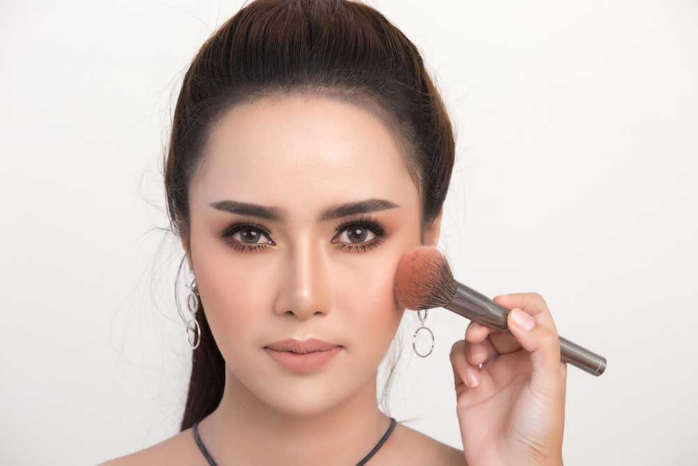Contouring Makeup Artist Course