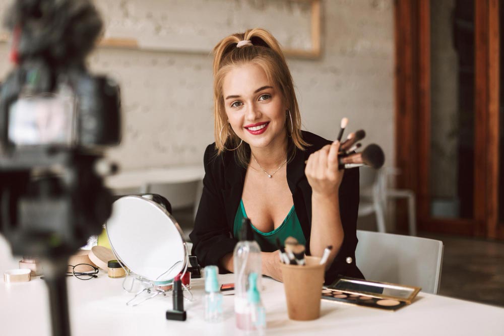 Cyber Makeup Academy for Specialized Techniques